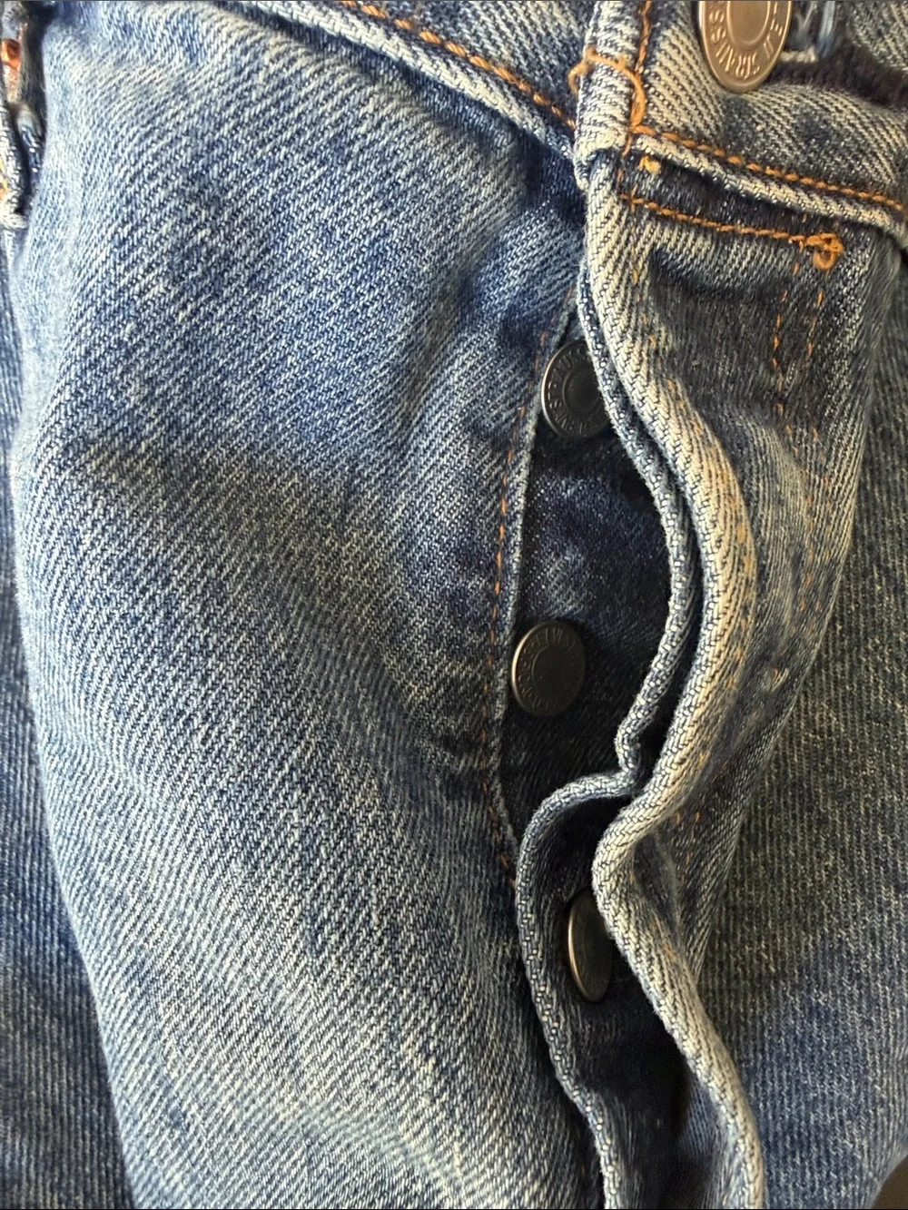Levi’s 501 Original Fit Straight Leg Button Fly Jeans Men’s 34x34 Medium Wash